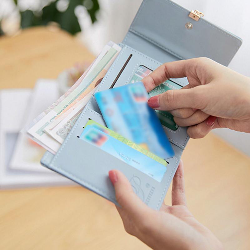 Short trifold wallet with leaf detail | Skanto