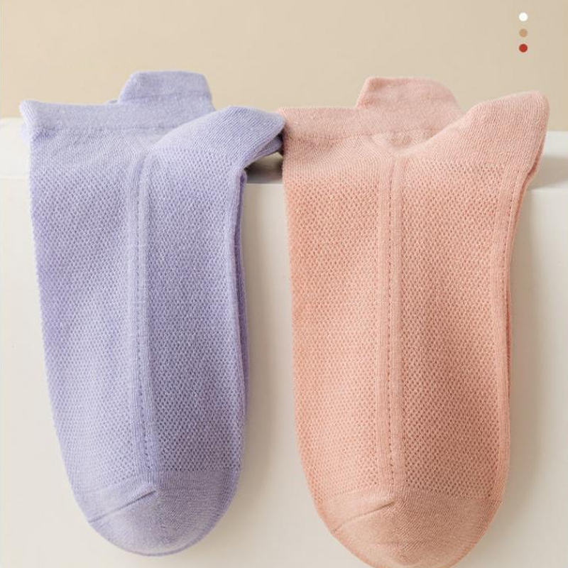 BowLift | Ultra-thin, non-slip socks with invisible effect
