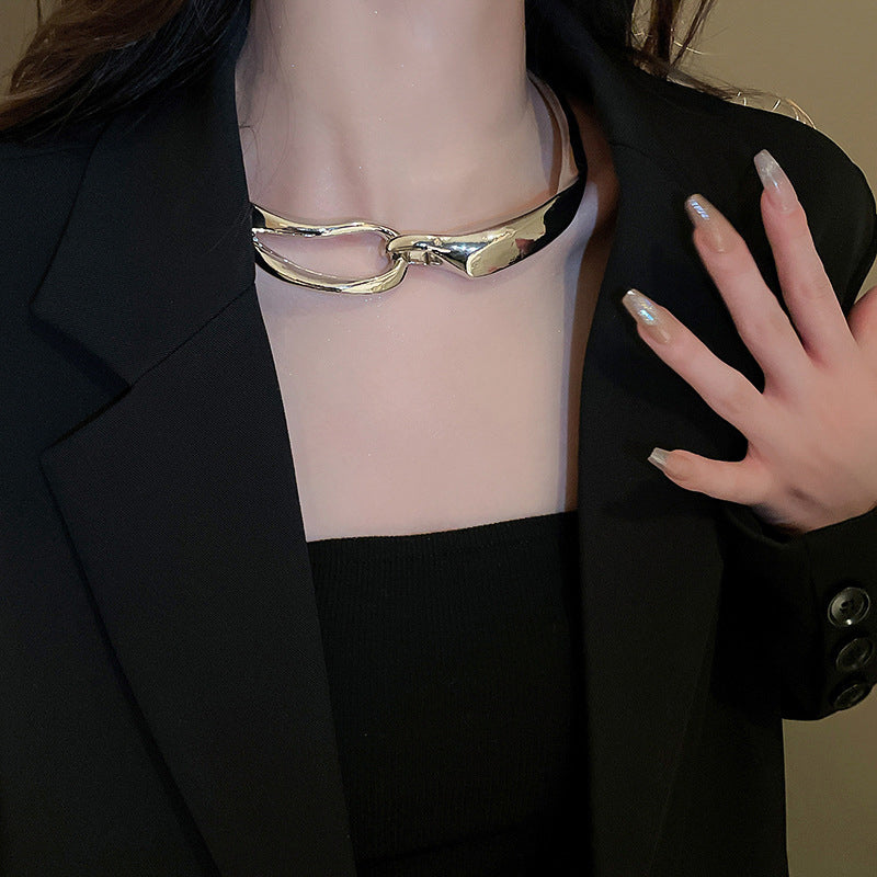 Skanto | Fluid Charm Necklace