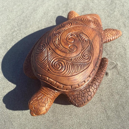 Skanto | Hawaiian Turtle Resin Ornament