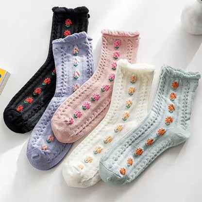 5 pairs of vintage-style socks with floral embroidery