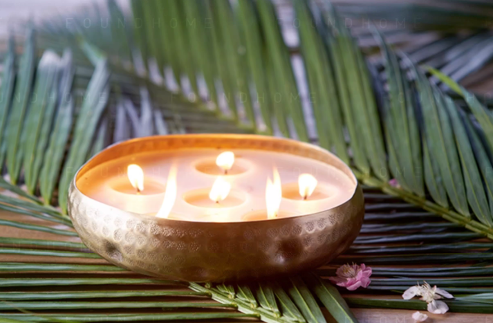 BowLift | LuxeLight XL Scented Candle – 17 Wicks of Enchanting Fragrance & Golden Elegance
