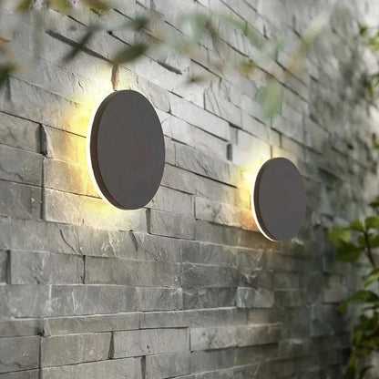 BowLift | Minimalist LED wall light in round or square, IP65