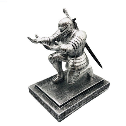 BowLift | knight pen holder