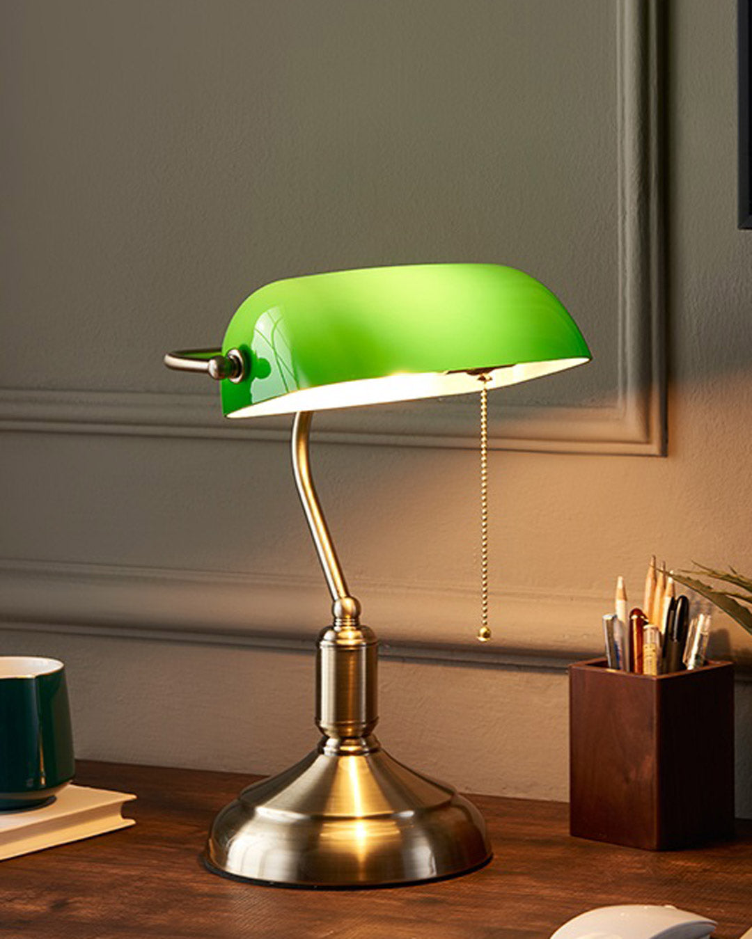 Skanto | Classic Banker's Lamp