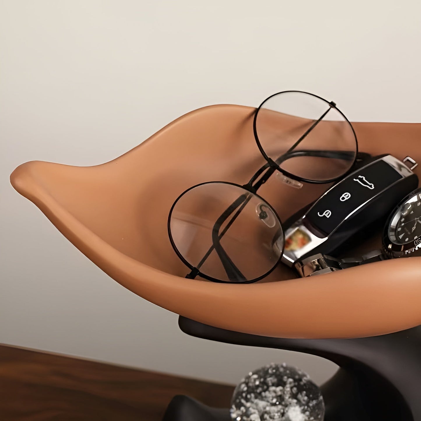 Organizer tray made of resin – Modern wave design | Stylish storage for keys, glasses & jewelry | Bowlift