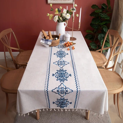 BowLift | Sorella Luxe Embroidered Tablecloth
