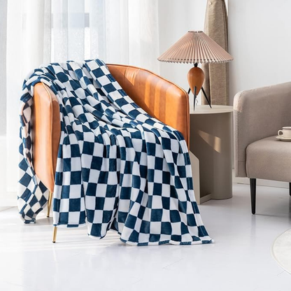 BowLift | Stylish blanket in checkered pattern for your home