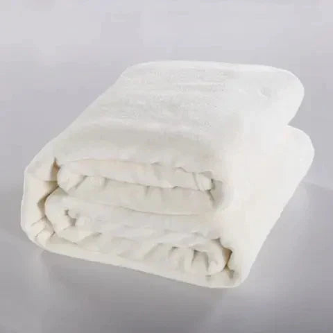 Skanto | Maxime | Cozy Fleece Blanket for All Seasons - Extra Soft and Warm