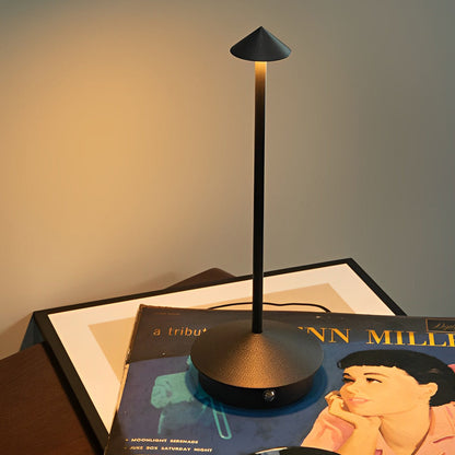 Skanto | Pina Pro - Stylish Dimmable USB Table Lamp