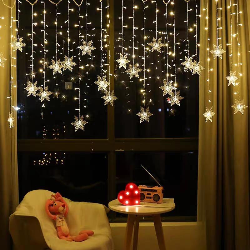 Skanto | LED Curtain Light Chain with Snowflakes | Indoor & Outdoor