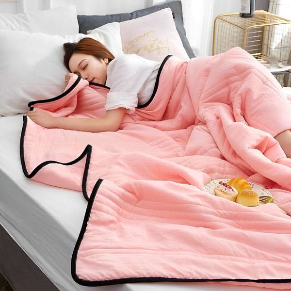 BowLift | Cooling Summer Blanket – Breathable Temperature-Regulating