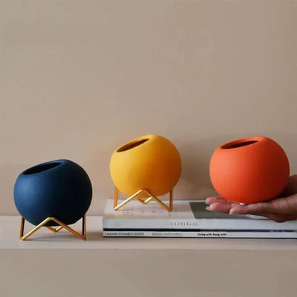 Skanto | Modern Ceramic Plant Pot with Metal Stand in Vibrant Colors