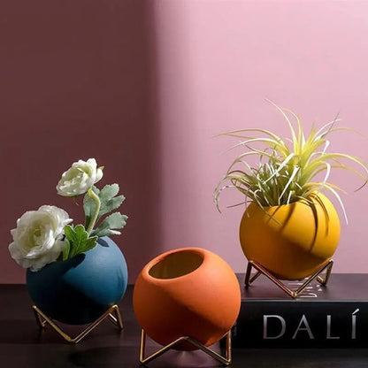 Skanto | Modern Ceramic Plant Pot with Metal Stand in Vibrant Colors