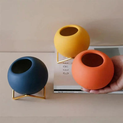 Skanto | Modern Ceramic Plant Pot with Metal Stand in Vibrant Colors