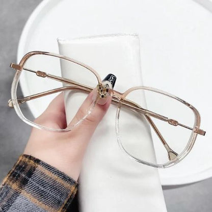 Skanto | Women's Reading Glasses - Luxury and Comfort for Daily Use
