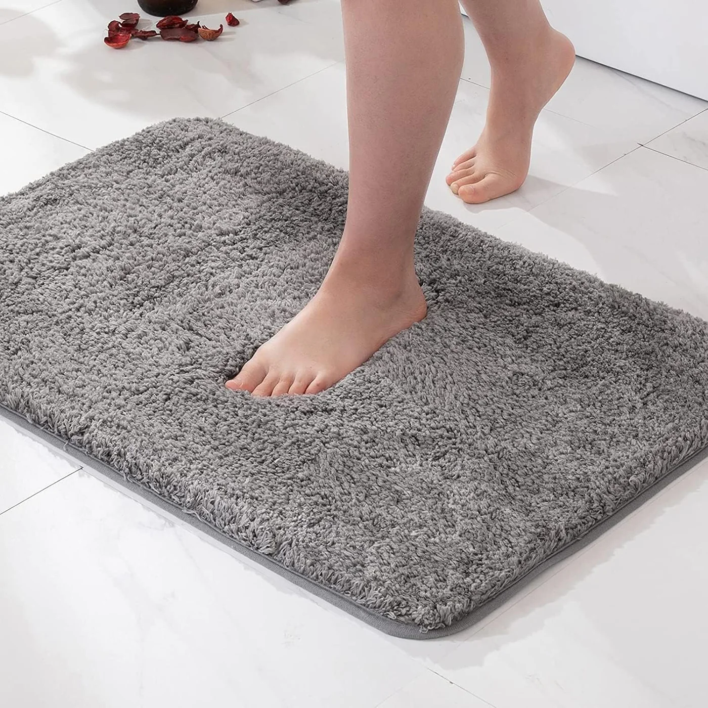 Skanto | Plush Bath Mat | Ultra-Soft, Highly Absorbent & Non-Slip for Bathroom Safety and Comfort