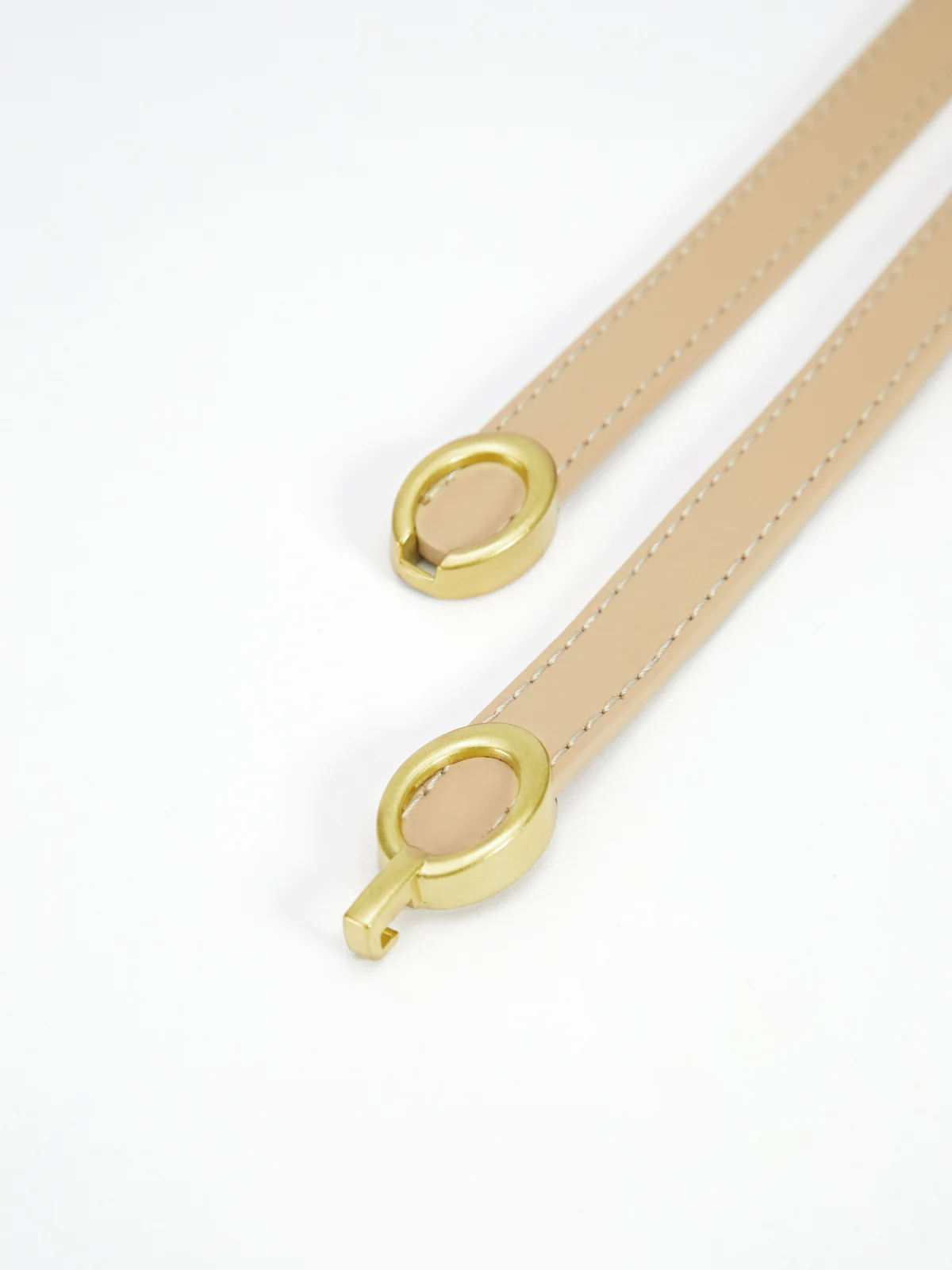 LuxeRing Belt - Elegant Leather Belt for Women Skanto