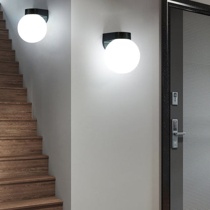 Waterproof, spherical polycarbonate-acrylic wall light with one light for the patio