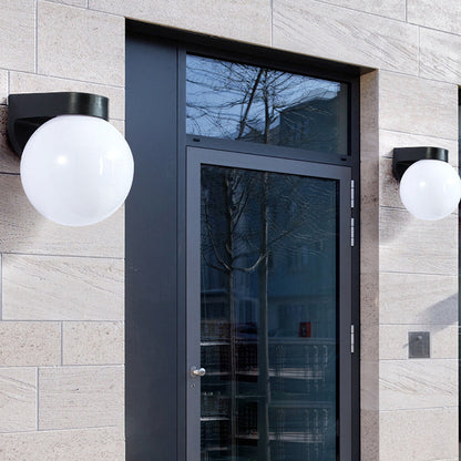 Waterproof, spherical polycarbonate-acrylic wall light with one light for the patio