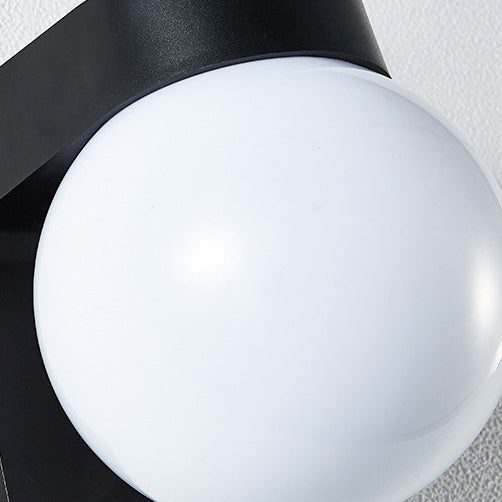 Waterproof, spherical polycarbonate-acrylic wall light with one light for the patio