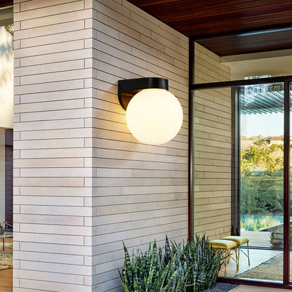 Waterproof, spherical polycarbonate-acrylic wall light with one light for the patio
