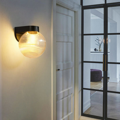 Waterproof, spherical polycarbonate-acrylic wall light with one light for the patio