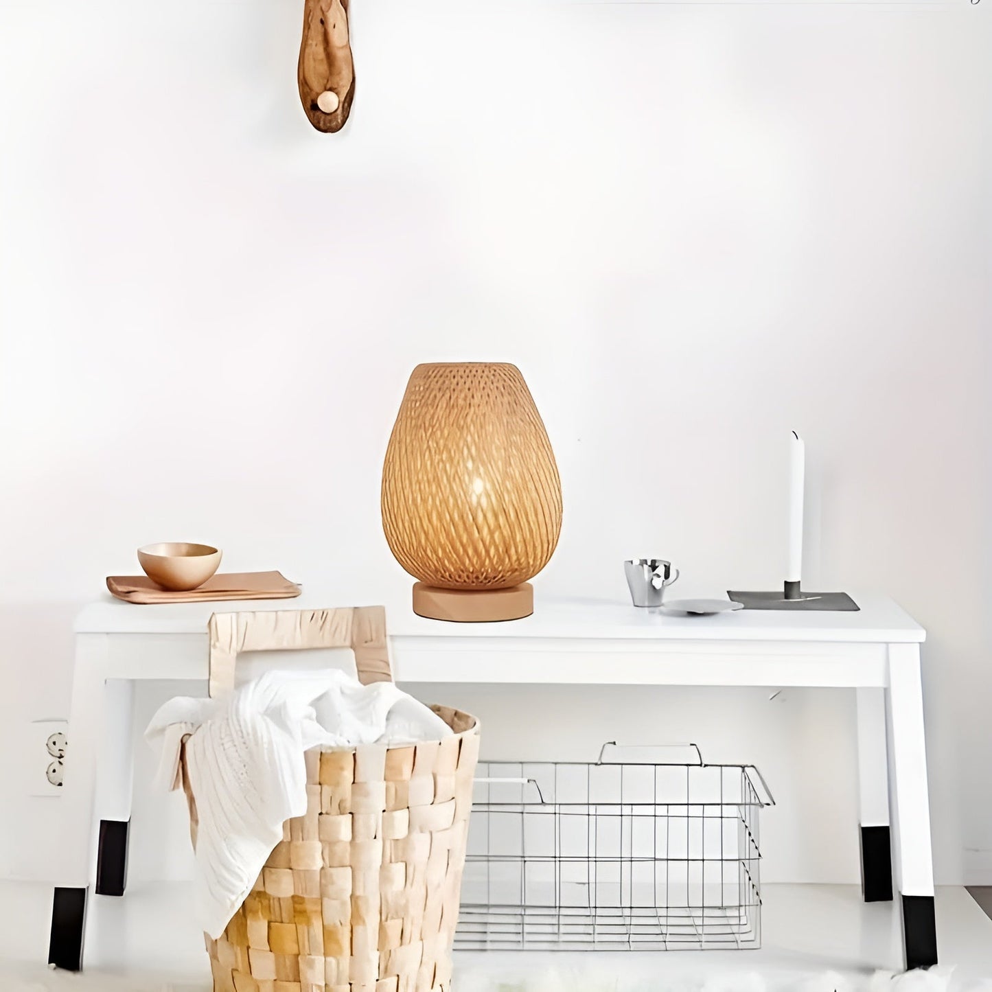 Skanto | Stylish Bamboo Table Lamp with USB Power - Sustainable and Energy-Efficient Design