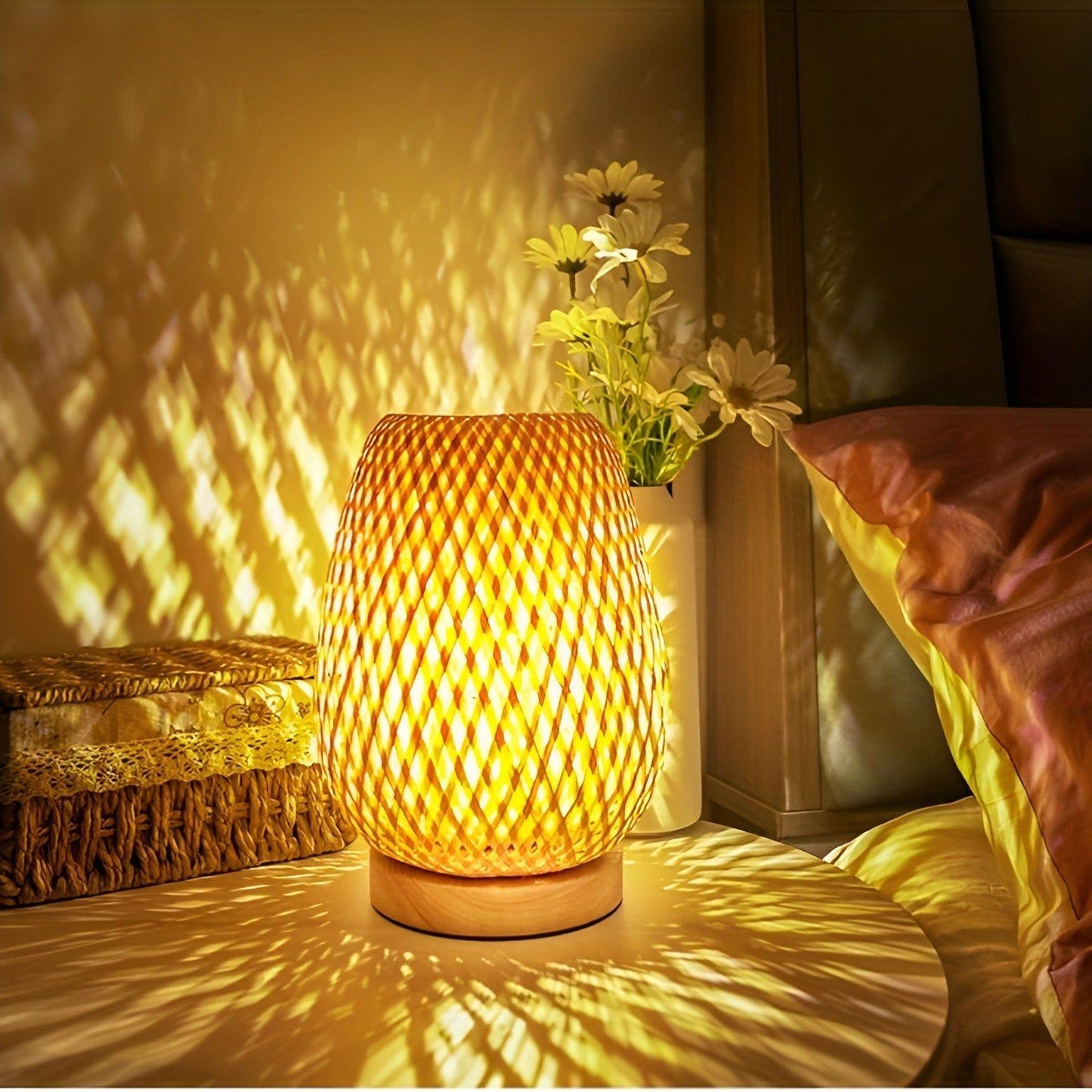 Skanto | Aura Lamp - Bamboo USB-Powered Table Lamp for the Bedroom