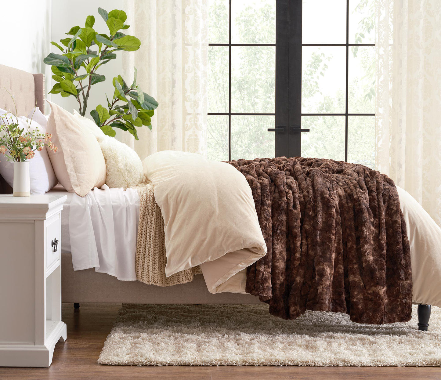 Skanto | Double-Sided Oversized Wolf Faux Fur Throw Blanket