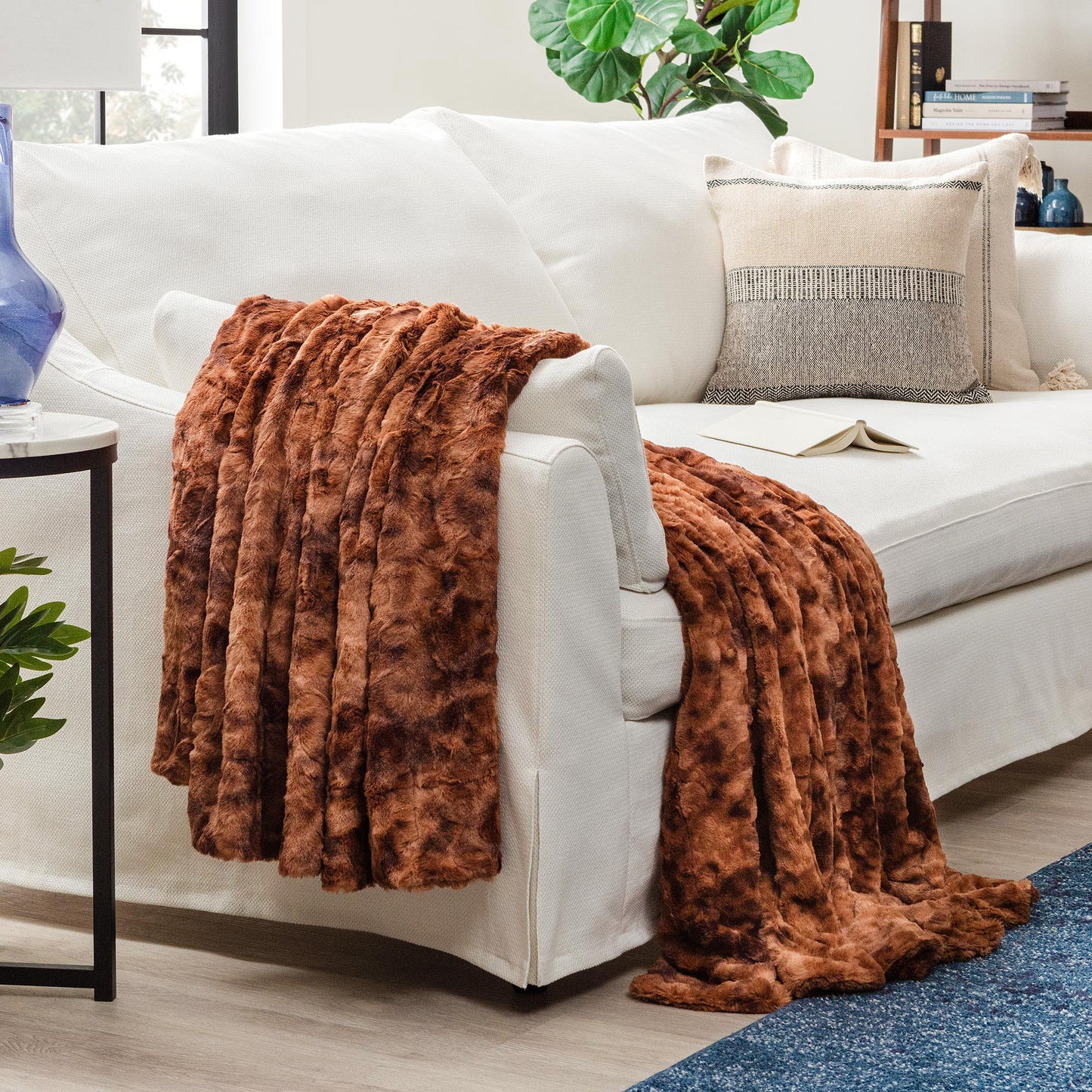 Skanto | Double-Sided Oversized Wolf Faux Fur Throw Blanket