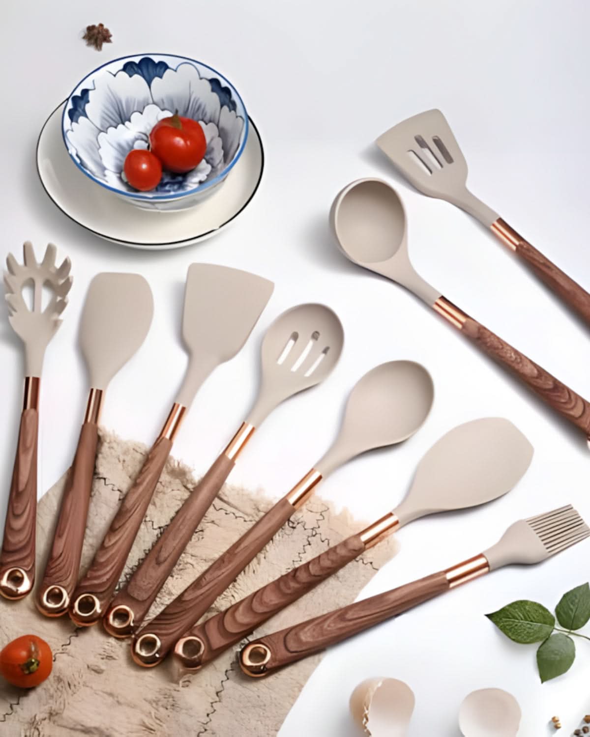 Skanto | Elegant Silicone Utensil Set with Wood-Design Handles