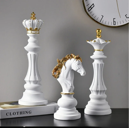 Skanto | Black and Gold Decorative Chess Set