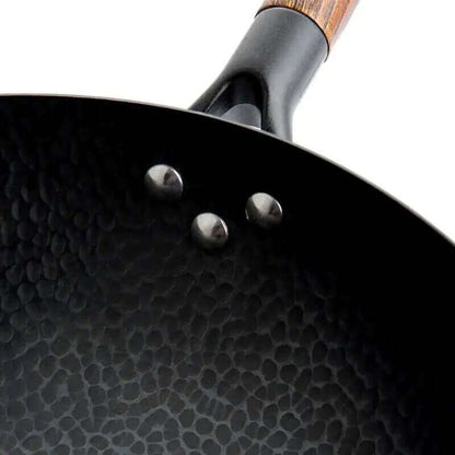 Authentic handmade iron wok – Premium quality with wooden lid