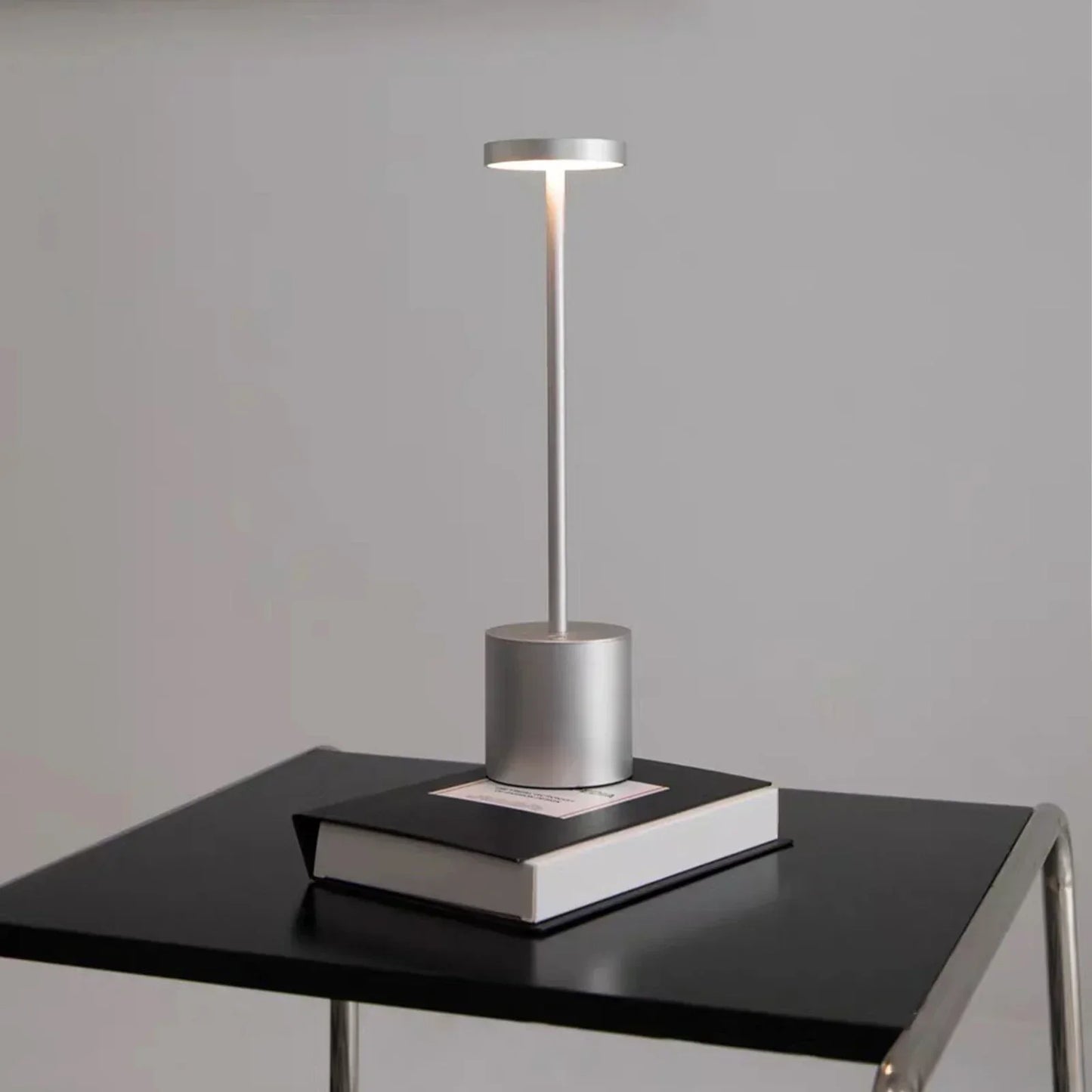 Skanto | Classic Wireless Lamp - Touch Sensor LED Desk Lamp with 3 Adjustable Color Temperatures