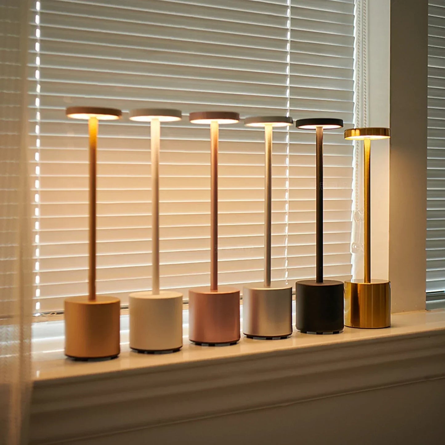 BowLift | Classic wireless lamp - Touch sensor LED desk lamp with 3 adjustable color temperatures