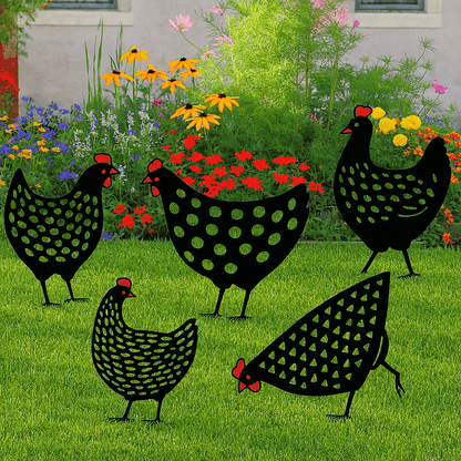 Skanto | Weather-Resistant Metal Chicken Decoration for Rustic Gardens