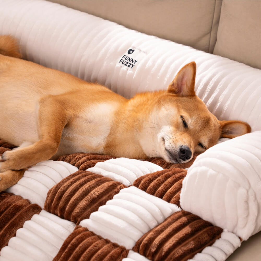 Skanto | Cream Checkered Cozy Dog Mat Furniture Protector Cover