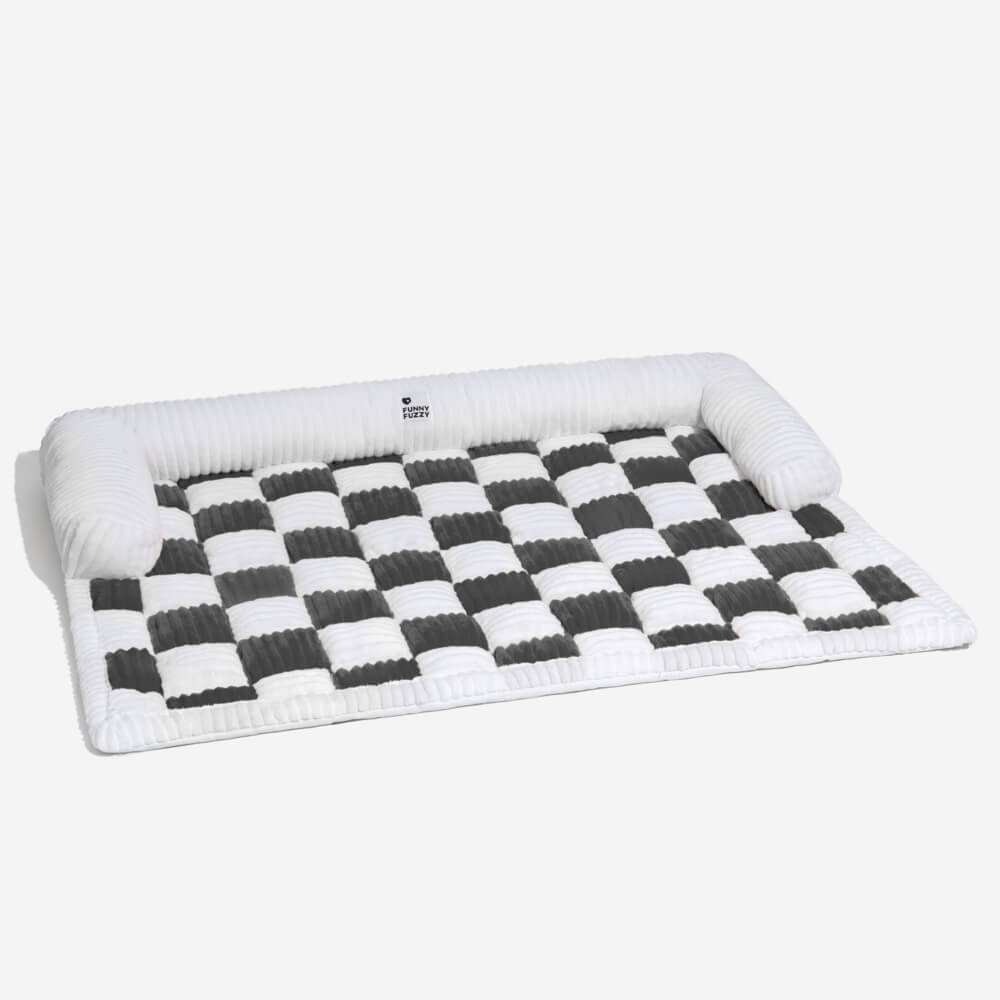 Skanto | Cream Checkered Cozy Dog Mat Furniture Protector Cover