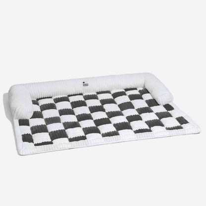 Skanto | Cream Checkered Cozy Dog Mat Furniture Protector Cover