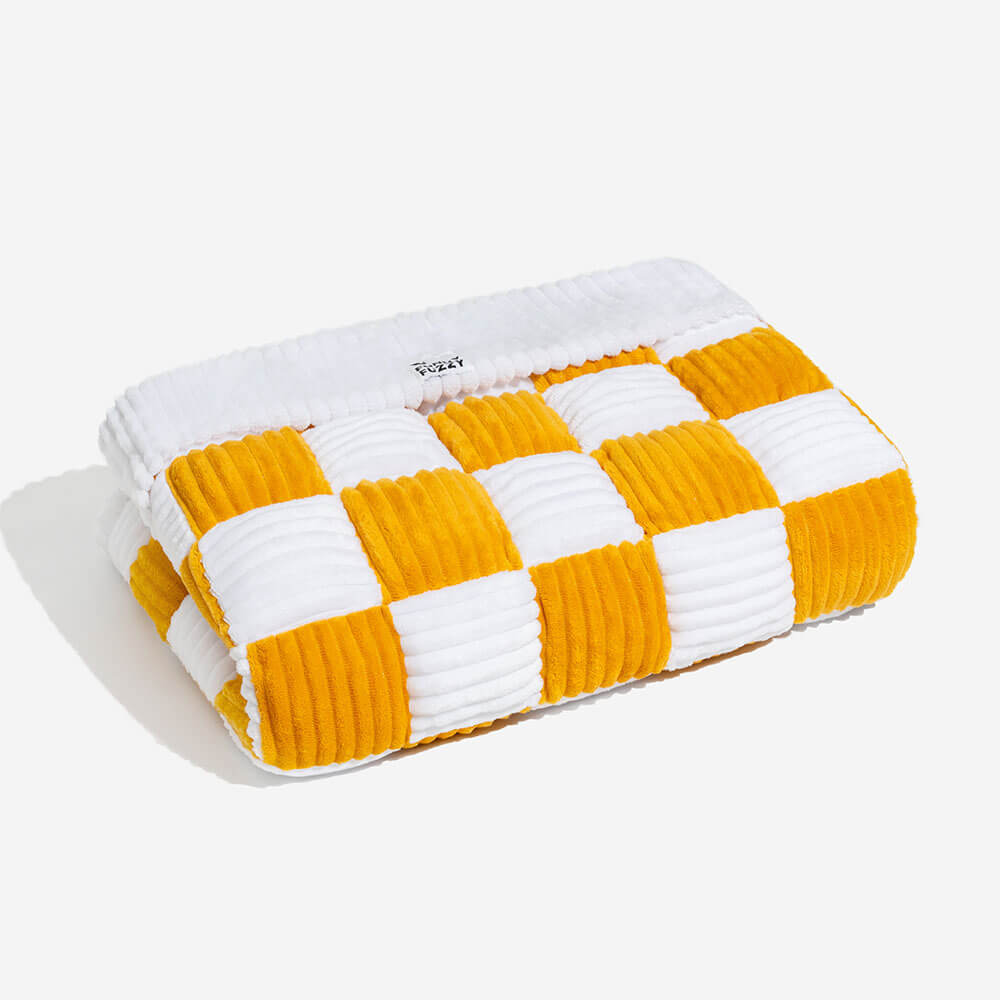 Skanto | Cream Checkered Cozy Dog Mat Furniture Protector Cover