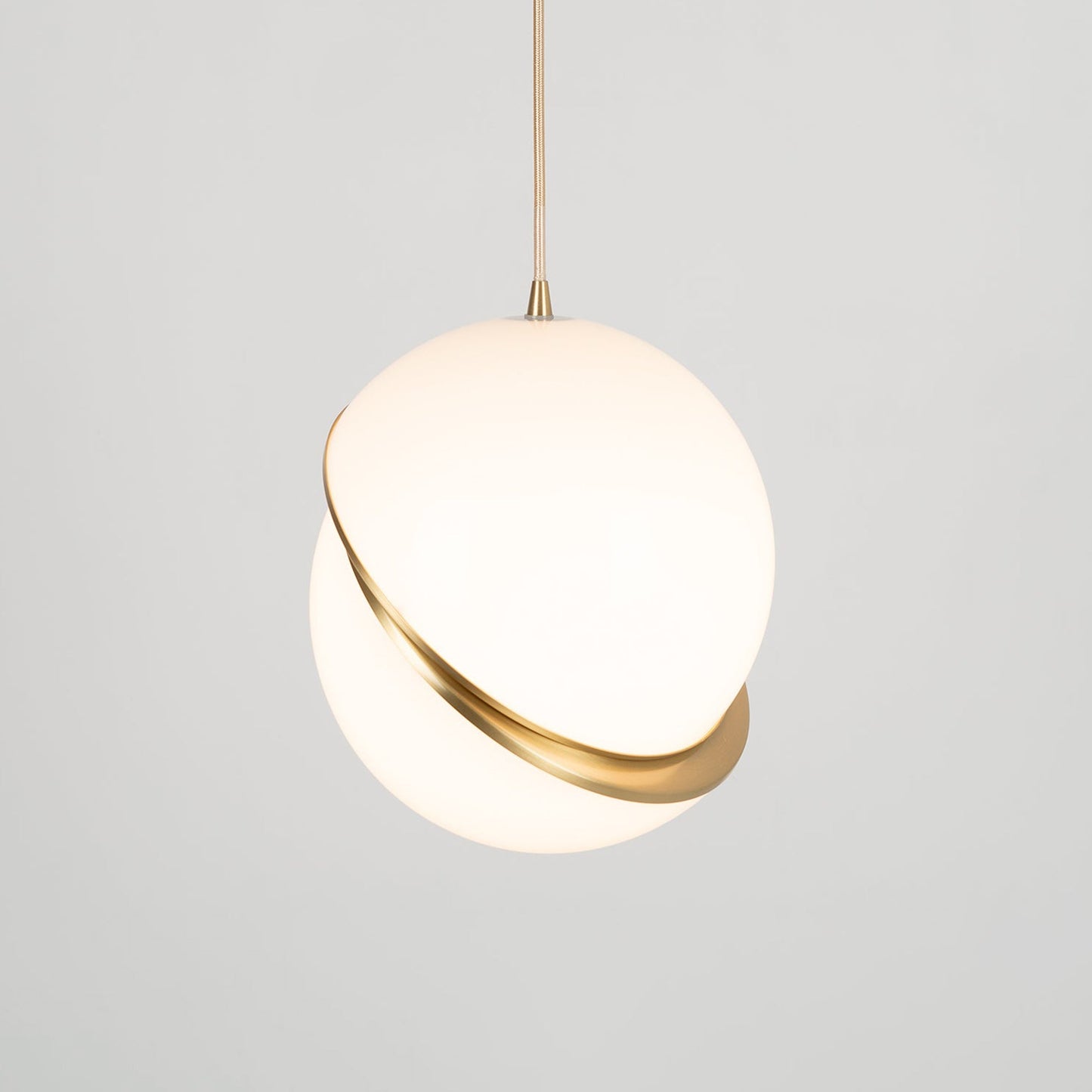 Skanto | AstralAura – Half-Moon Pendant Light