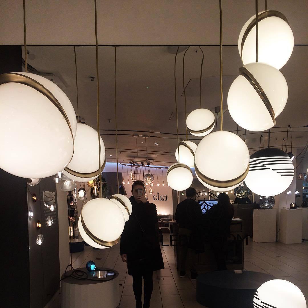 Skanto | AstralAura – Half-Moon Pendant Light
