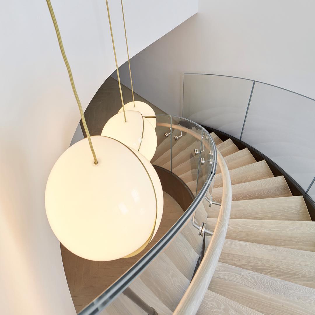 Skanto | AstralAura – Half-Moon Pendant Light