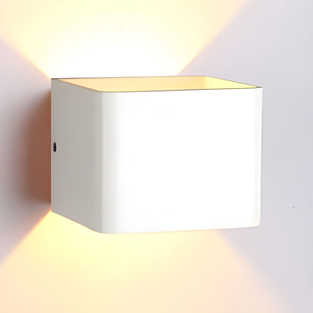 Skanto | Cubbon LED Wall Lamp Compact Modern Design White