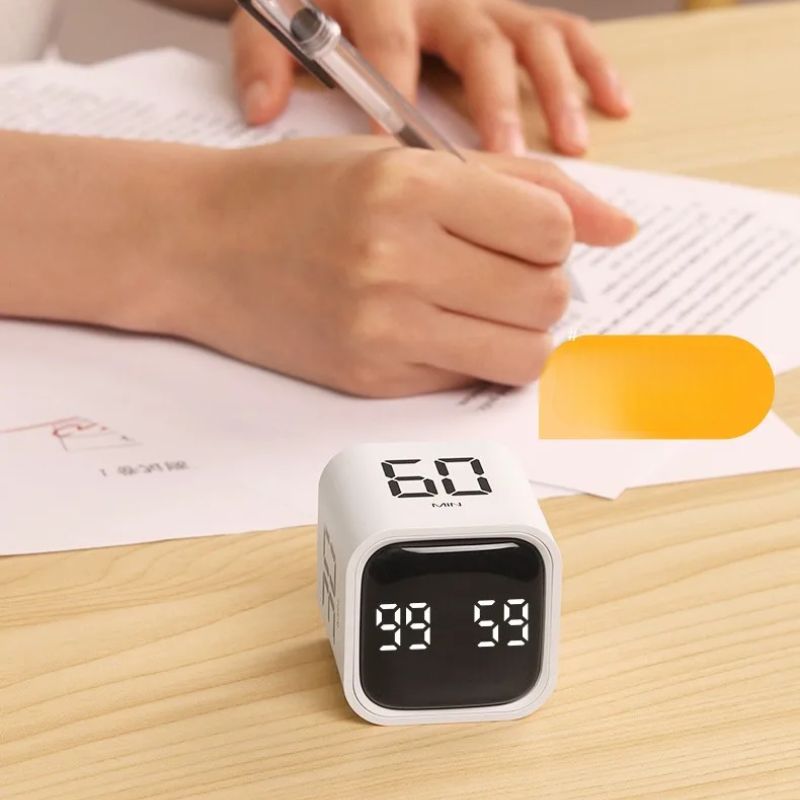 BowLift | Smart Cube Timer with Gravity Sensing and LED Display