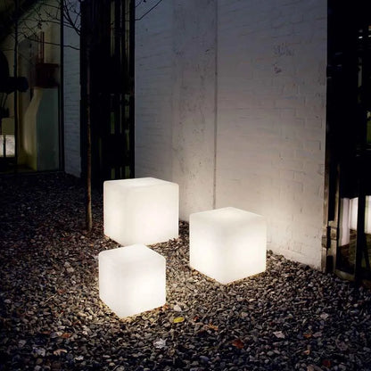 BowLift | Cubic Garden Light
