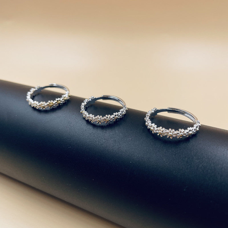 Skanto | Daisy Ring – Adjustable Flower Ring For Women