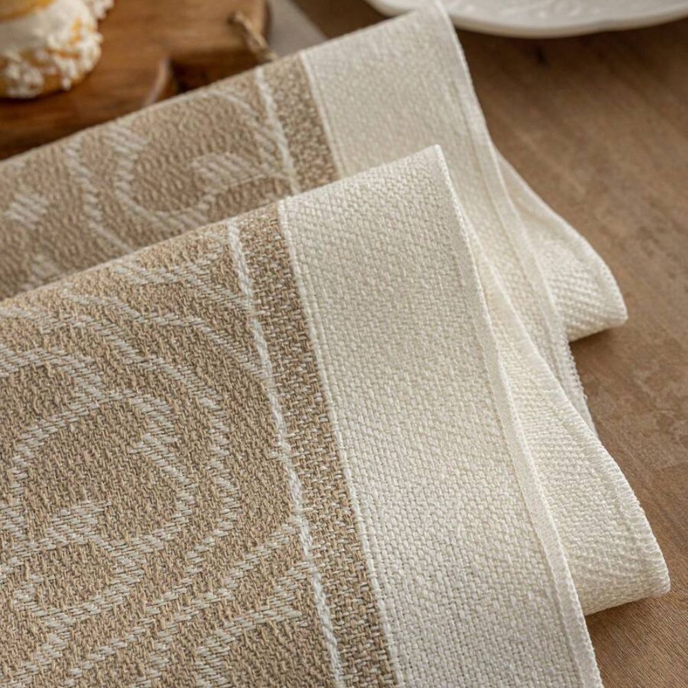 Skanto | Damask Dune Table Runner