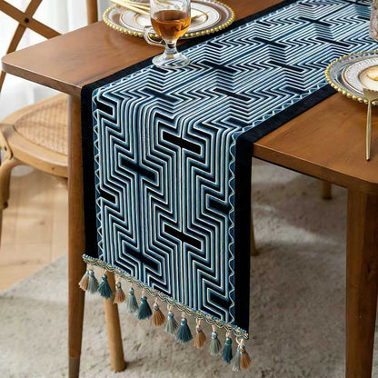 BowLift | European and American - Style Chenille Tablecloth